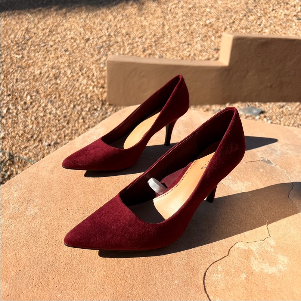 ⬇️💲Merona Ladies Pump Burgundy Size 6 Suede Like Material (Target)